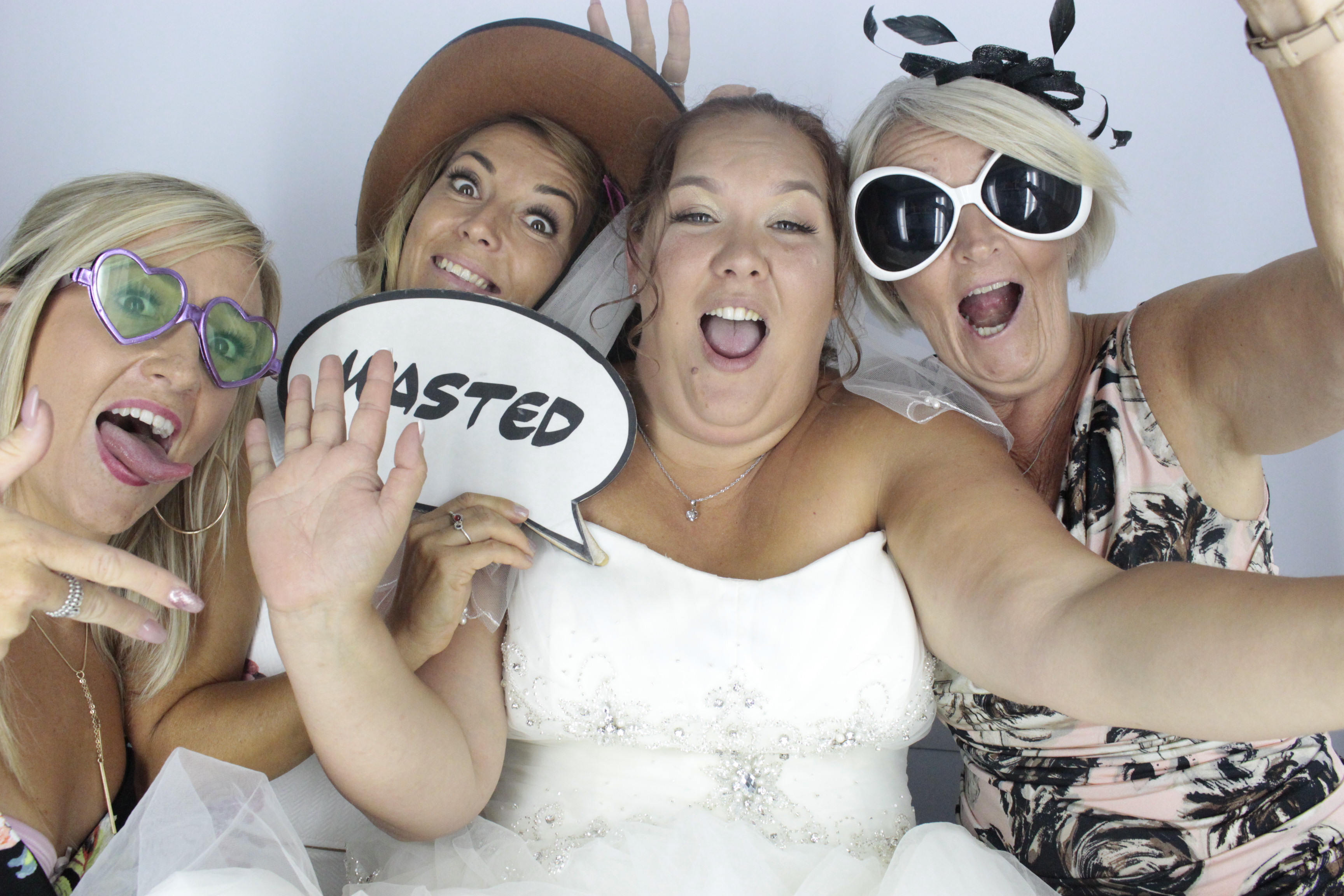  Heather & Daniel's Wedding | View more photos from the event at gallery.myphotoboothexperience.co.uk/u/MyPhotoBoothExperienceLtd/Heather-Daniels-Wedding